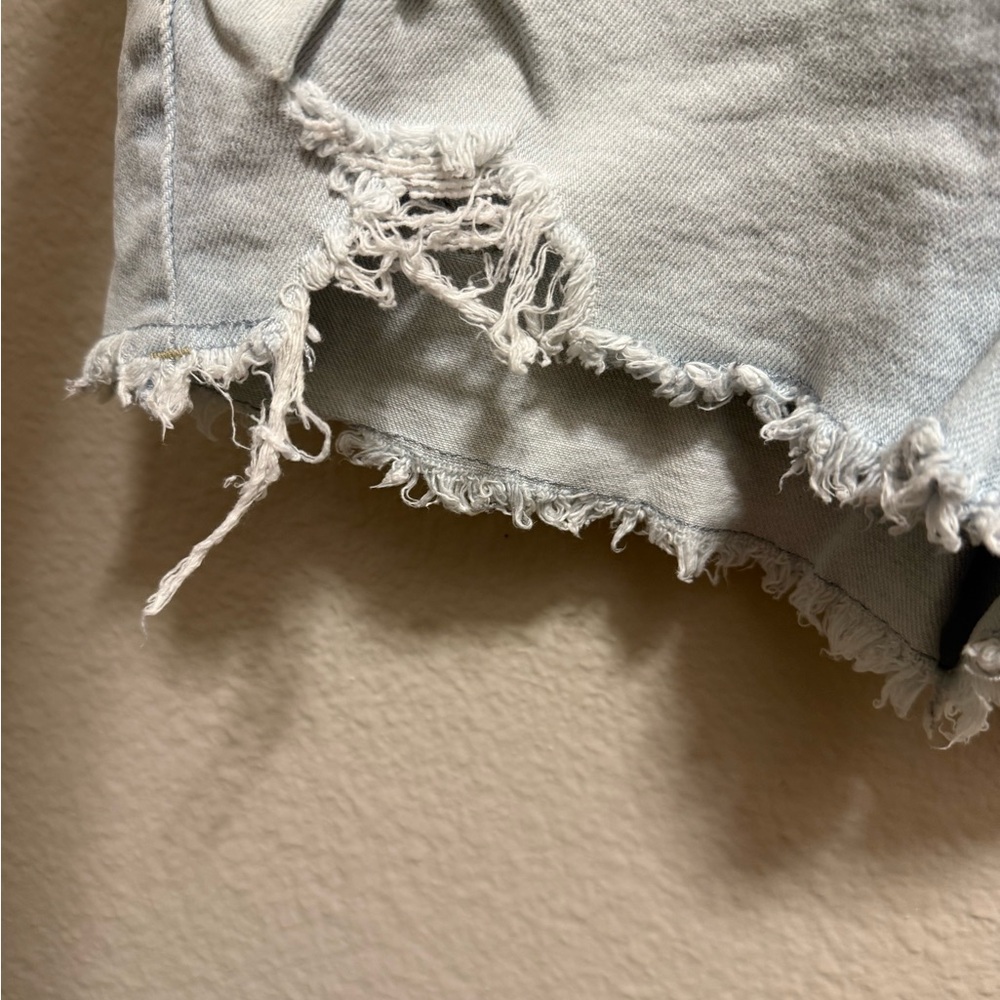 GUESS shorts - Picture 6 of 7